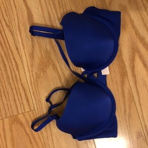 34C Victoria’s Secret NEW cross-cross detail bra
